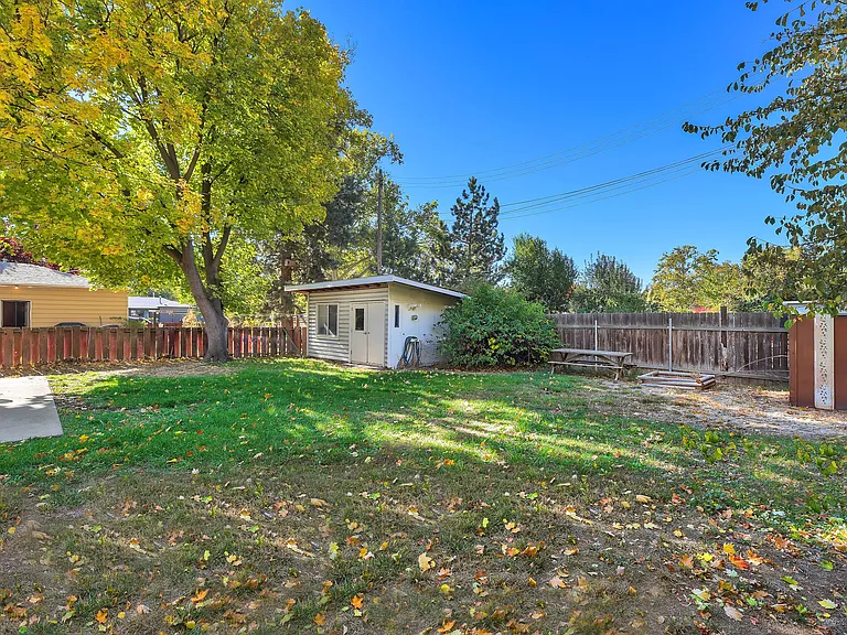 609 N Roosevelt St — Photo 40