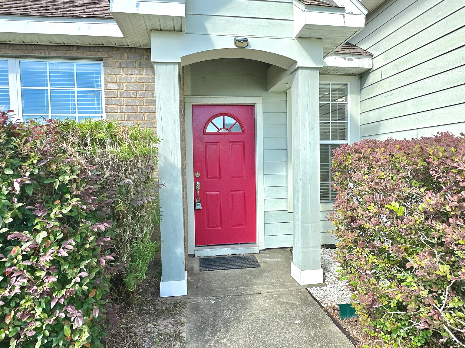 3 bed, 1795 sqft, $2,100 — Photo 3