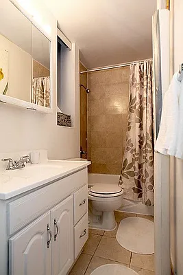 Rented by Eisenberg Exclusives | media 77