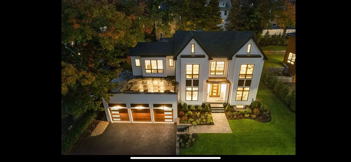 6 bed, 7.0 bath, 6846 sqft, $24,000 — Photo 2