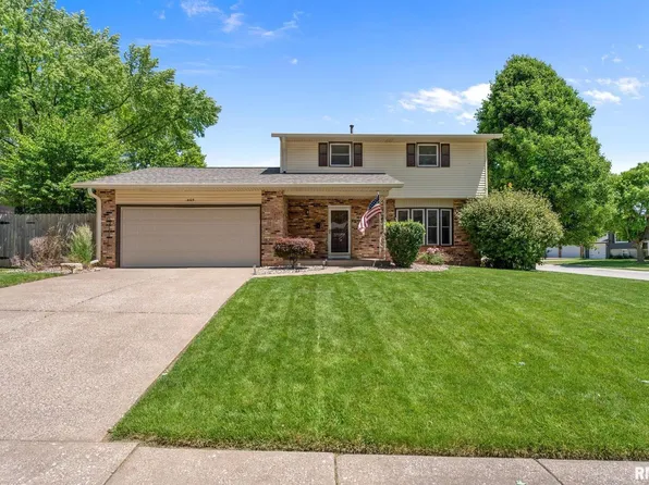 4105 Fillmore Ln, Davenport, IA 52806