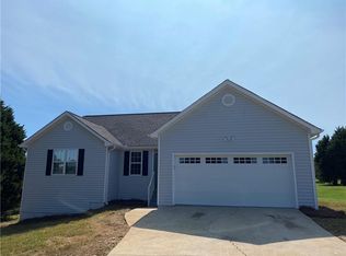 1013 Brynn Dr, Winder, GA
