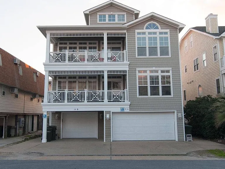 18 E Greensboro St #A — Photo 3