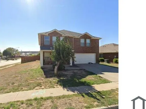 900 Rock Dove Cir, Saginaw, TX 76131