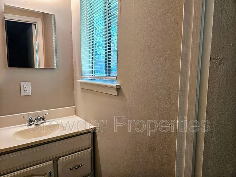 6815 Water Mill Ct — Photo 11