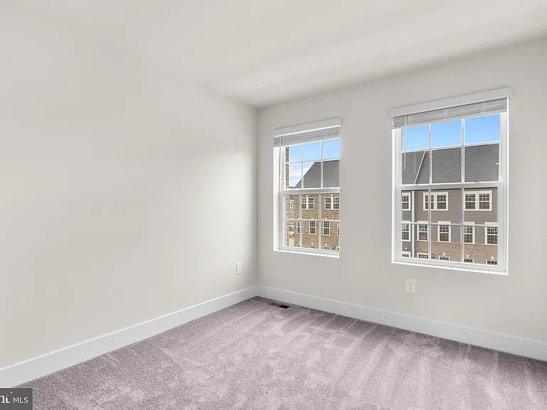 1826 Parham Way — Photo 28