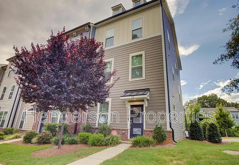 112 Judson Ave — Photo 1