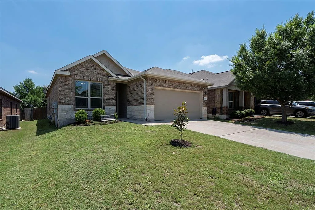 3 bed, 1544 sqft, $2,100 — Photo 2