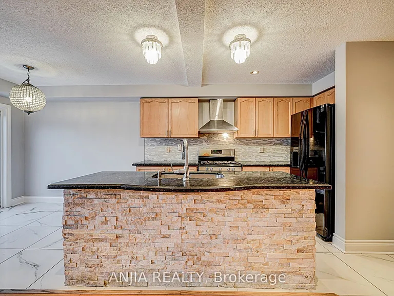 146 Billingsley Cres — Photo 15