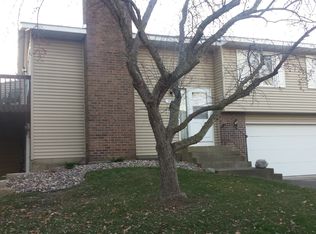 4667 Ridge Cliffe Dr, Eagan, MN 55122