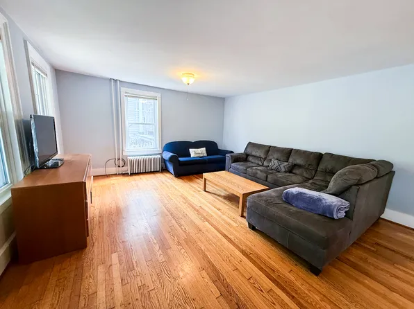 327 Pleasant St Unit 1, Ithaca, NY 14850