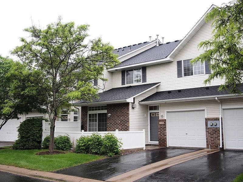 Welcome home to a nice quite neighborhood!