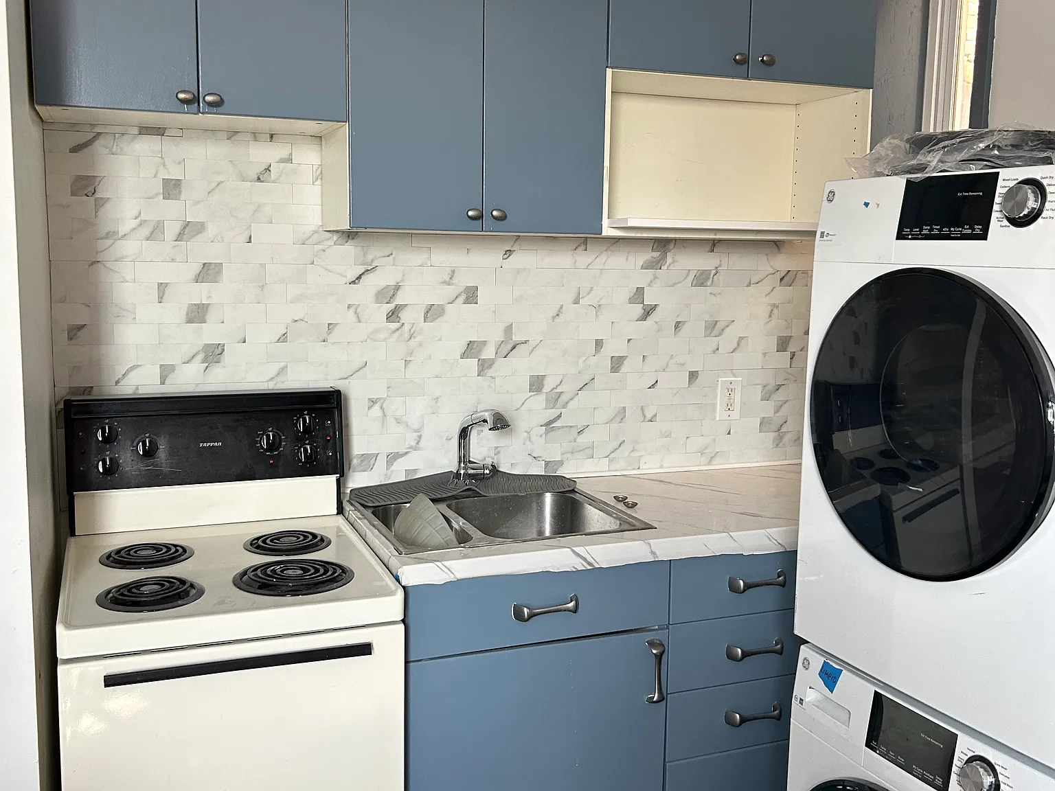 2 bed, $1,300 — Photo 4