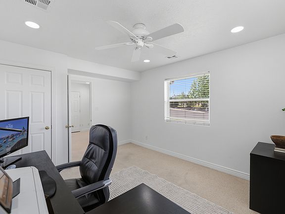 4th image of 3066 S Kings Court Ln