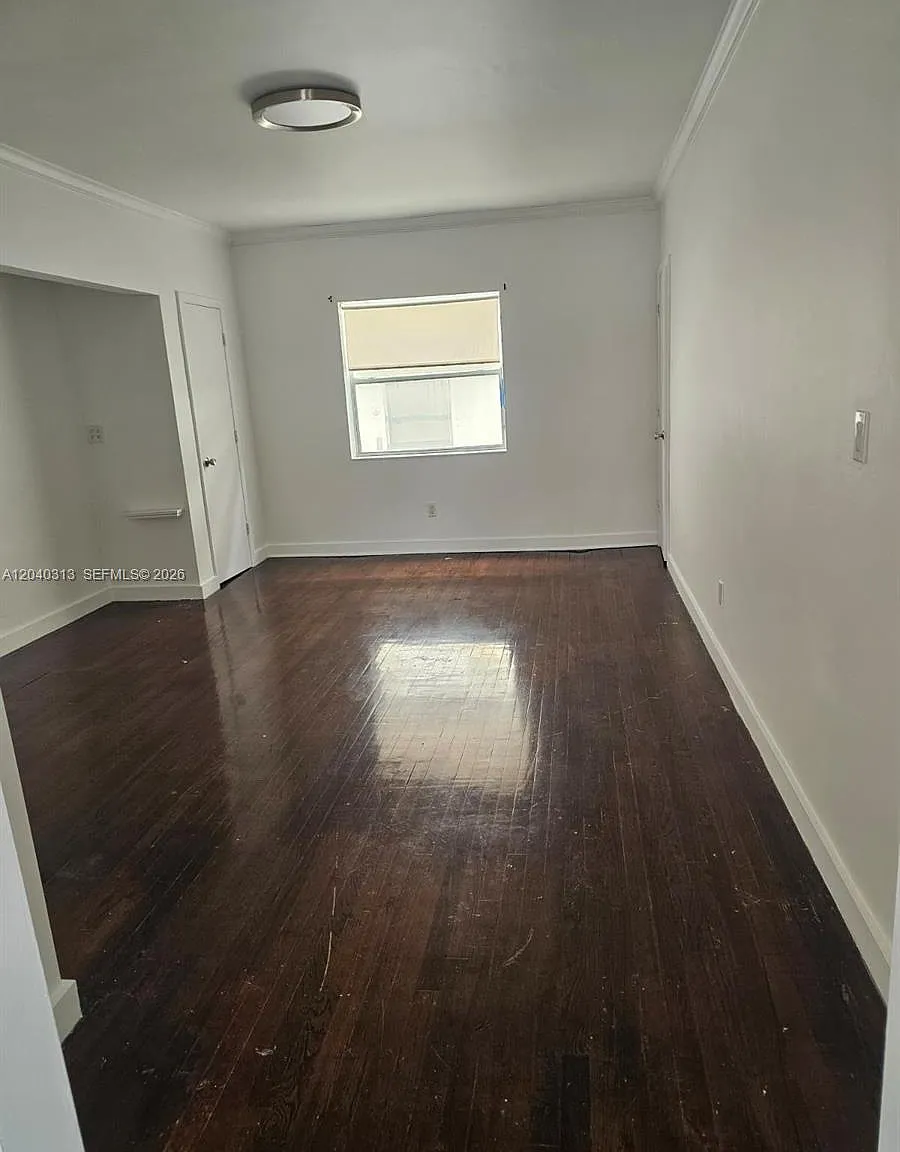 Cromwell Condominium — Photo 2