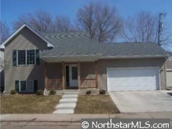 924 Iroquois Ave, Saint Paul, MN 55119