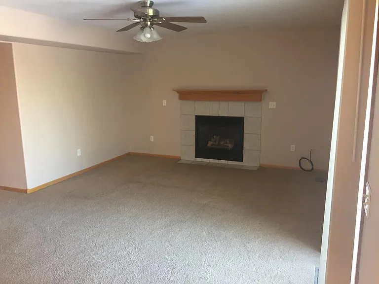 532 Dunraven Dr — Photo 8