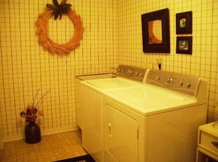 5967 Seville Cir, Orchard Lake, MI