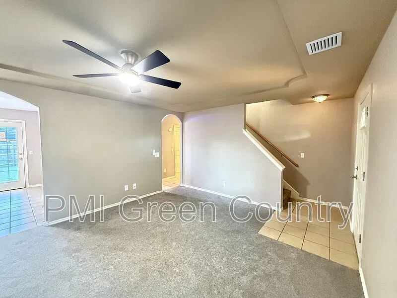 4 bed, 1566 sqft, $2,030 — Photo 4
