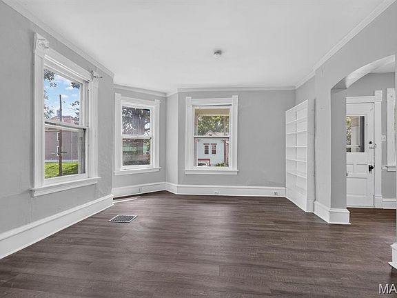 3rd image of 7403 Commonwealth Ave