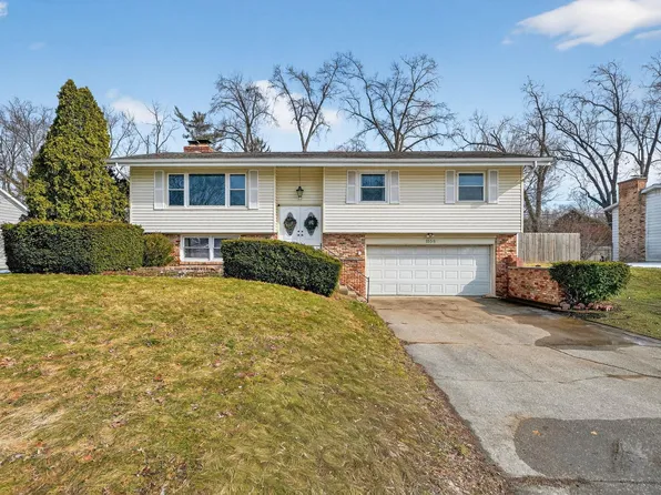 1558 N Bay Dr, Elkhart, IN 46514