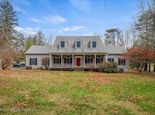 126 Devonshire Dr, Stroudsburg, PA 18360