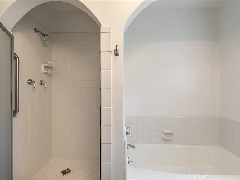 4213 Wilkinson Ave — Photo 17