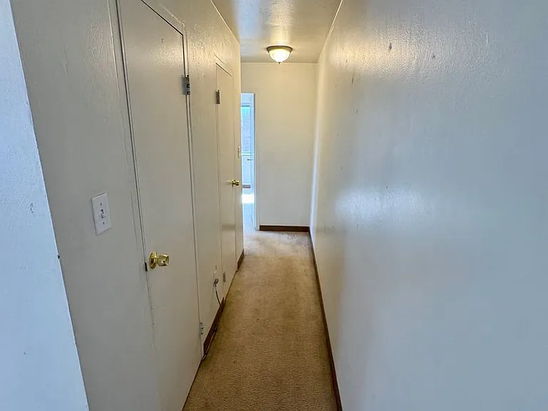 816 Perry Highway — Photo 11