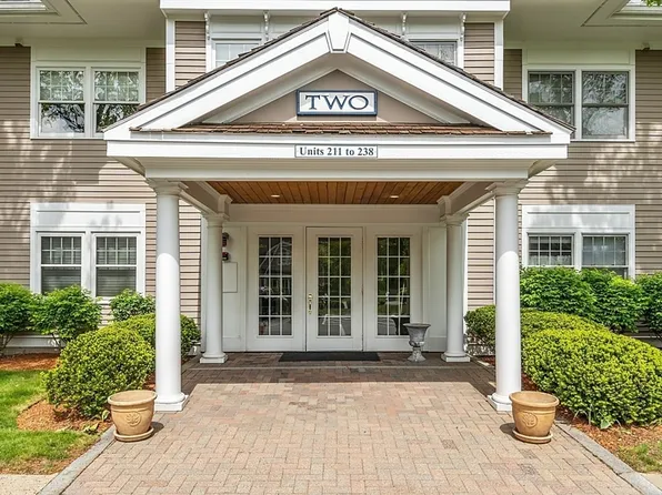 6 Technology Dr APT 227, North Chelmsford, MA 01863