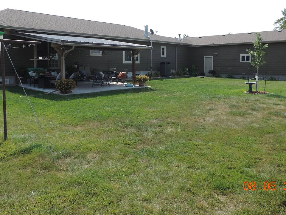 2nd image of 1215 Nelson St