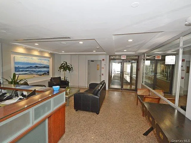360 Shore Rd #5E — Photo 2