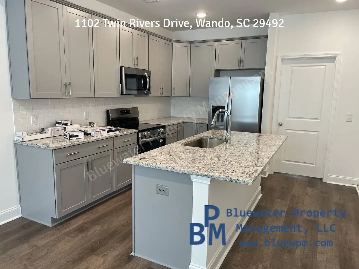 Building Photo - 1102 Twin Rivers Dr