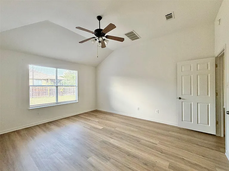 939 Dark Horse Ln — Photo 14