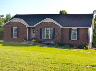 4212 Station Rd, Cunningham, TN 37052