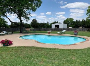 1005 Garlington St, Bowie, TX 76230