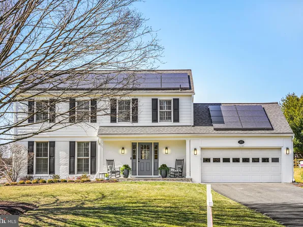 10734 Wynkoop Dr, Great Falls, VA 22066