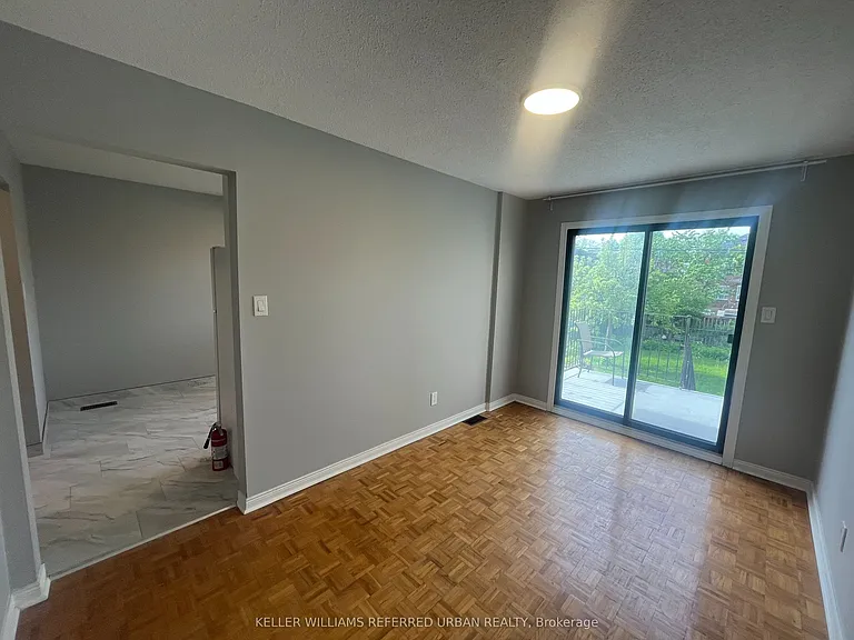 222 Mortimer Ave #MAIN — Photo 4