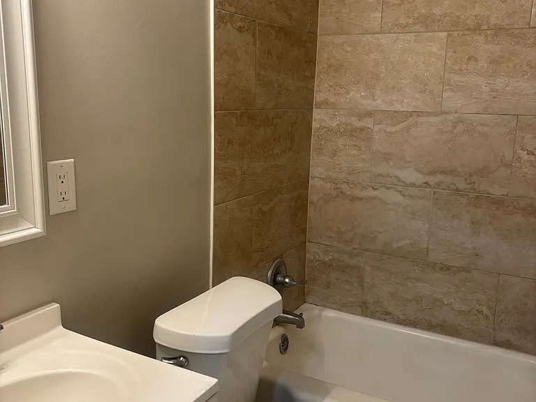 375 Joubert Ave — Photo 7