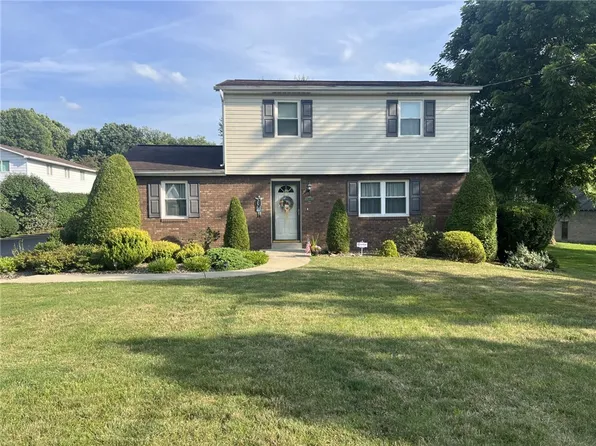 170 Hopwood Coolspring Rd N, Hopwood, PA 15445