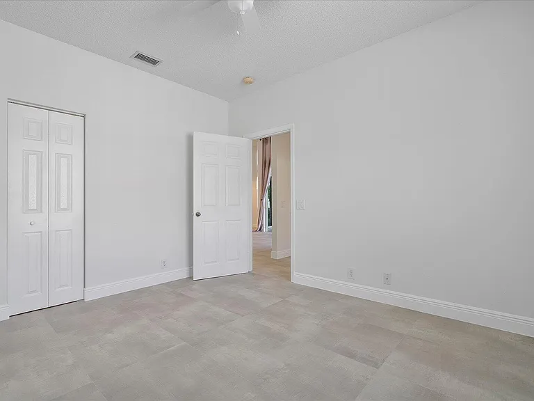 970 Greenwood Rd — Photo 39