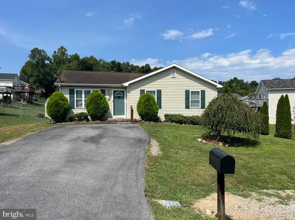 41 Orion Pl, Martinsburg, WV 25404
