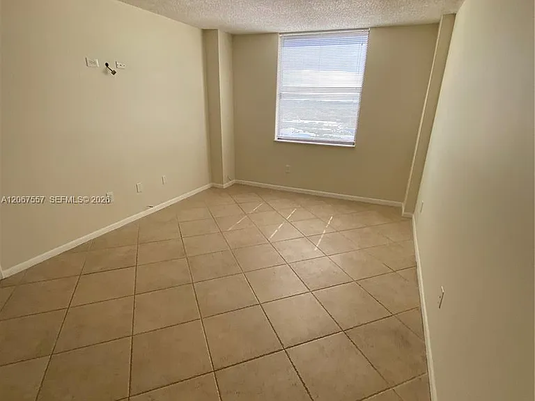 1470 NE 123rd St #A1406 — Photo 3