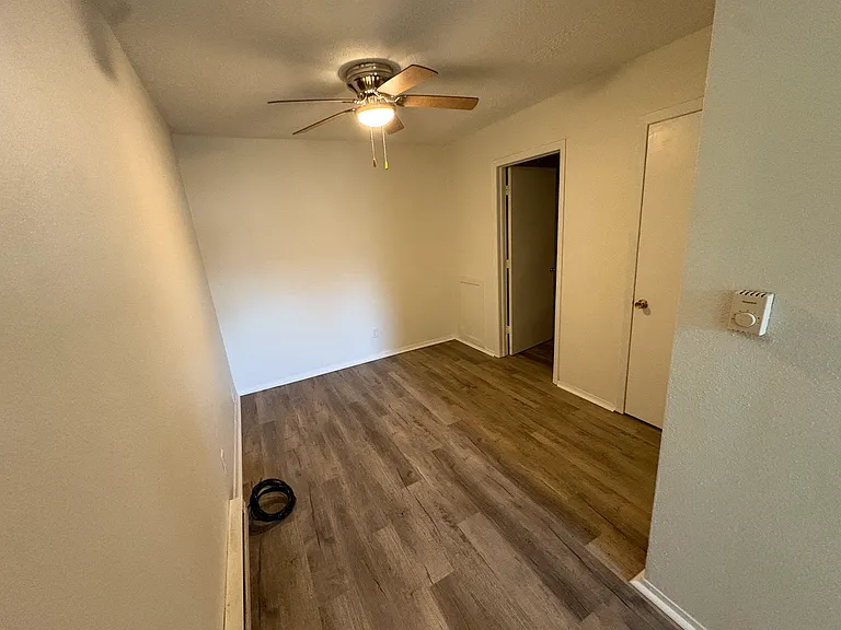 2401 Vine St #10 — Photo 8