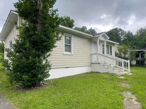 105 Brown Dr, Adamsville, AL 35005