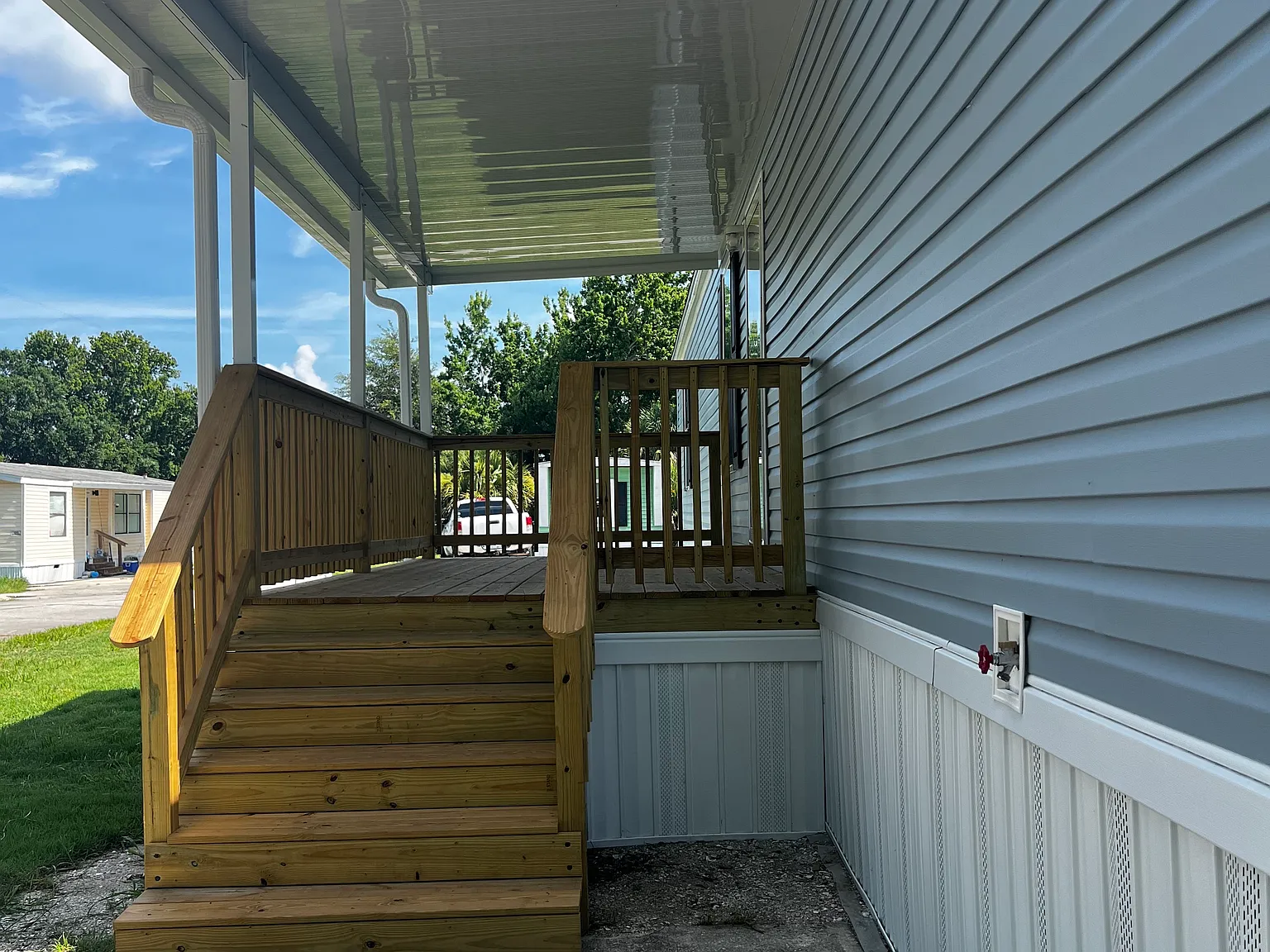 607 Lake Tahoe Cir — Photo 2