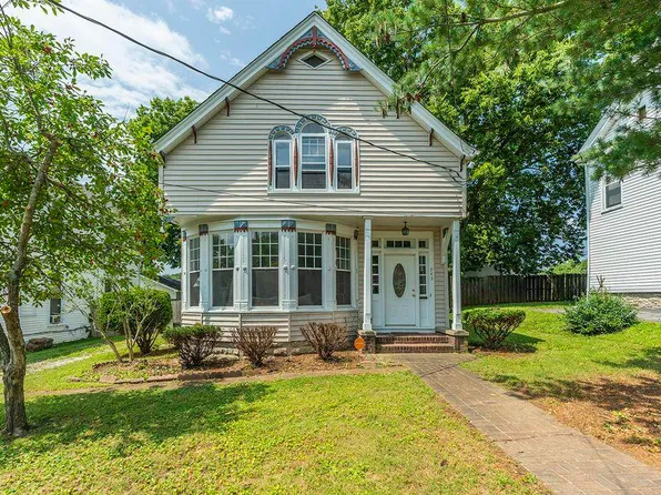 343 W 2nd St, Paris, KY 40361