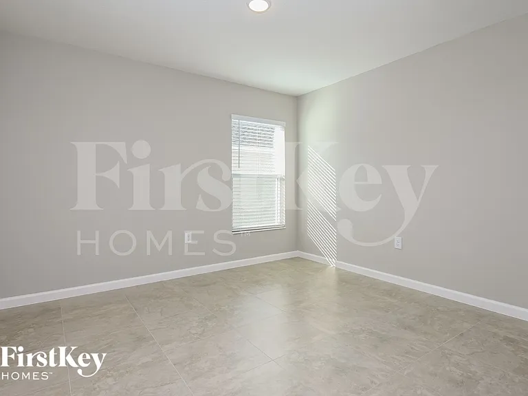 466 Earhart Dr — Photo 14