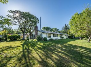 2102 Oakwood Dr, Medford, OR