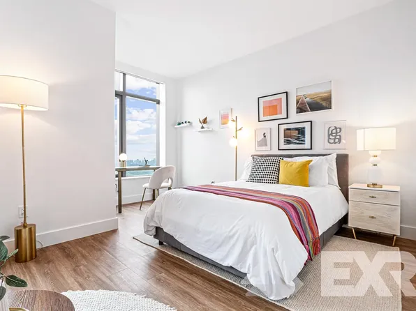 2230 Cropsey Avenue image 3 of 63