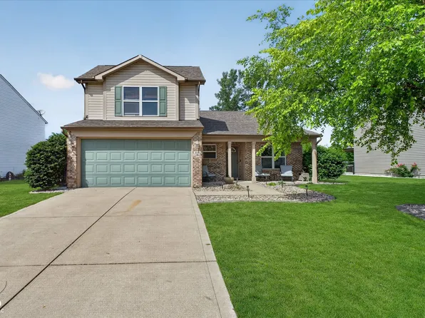 816 Heatherwood Dr, Greenwood, IN 46143